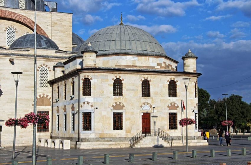 Yusuf Ağa Yazma Eserler Kütüphanesi